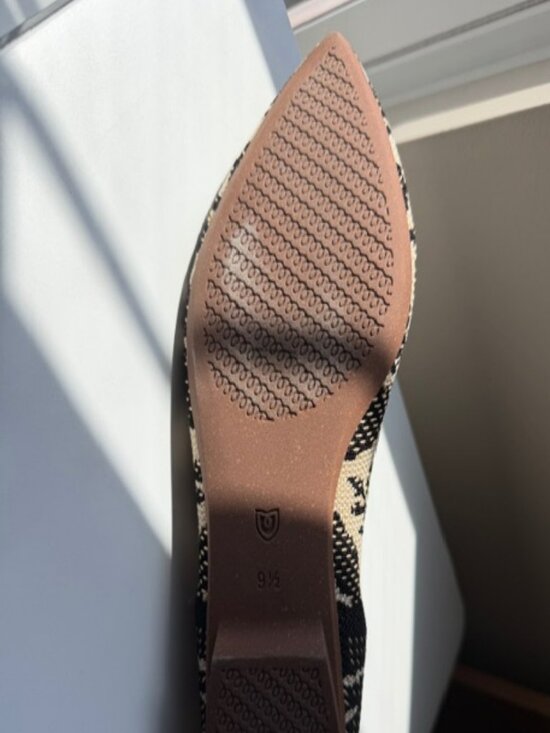 Rothy's Geometric Design Point II. Never Worn 9.5 - Picture 4 of 6